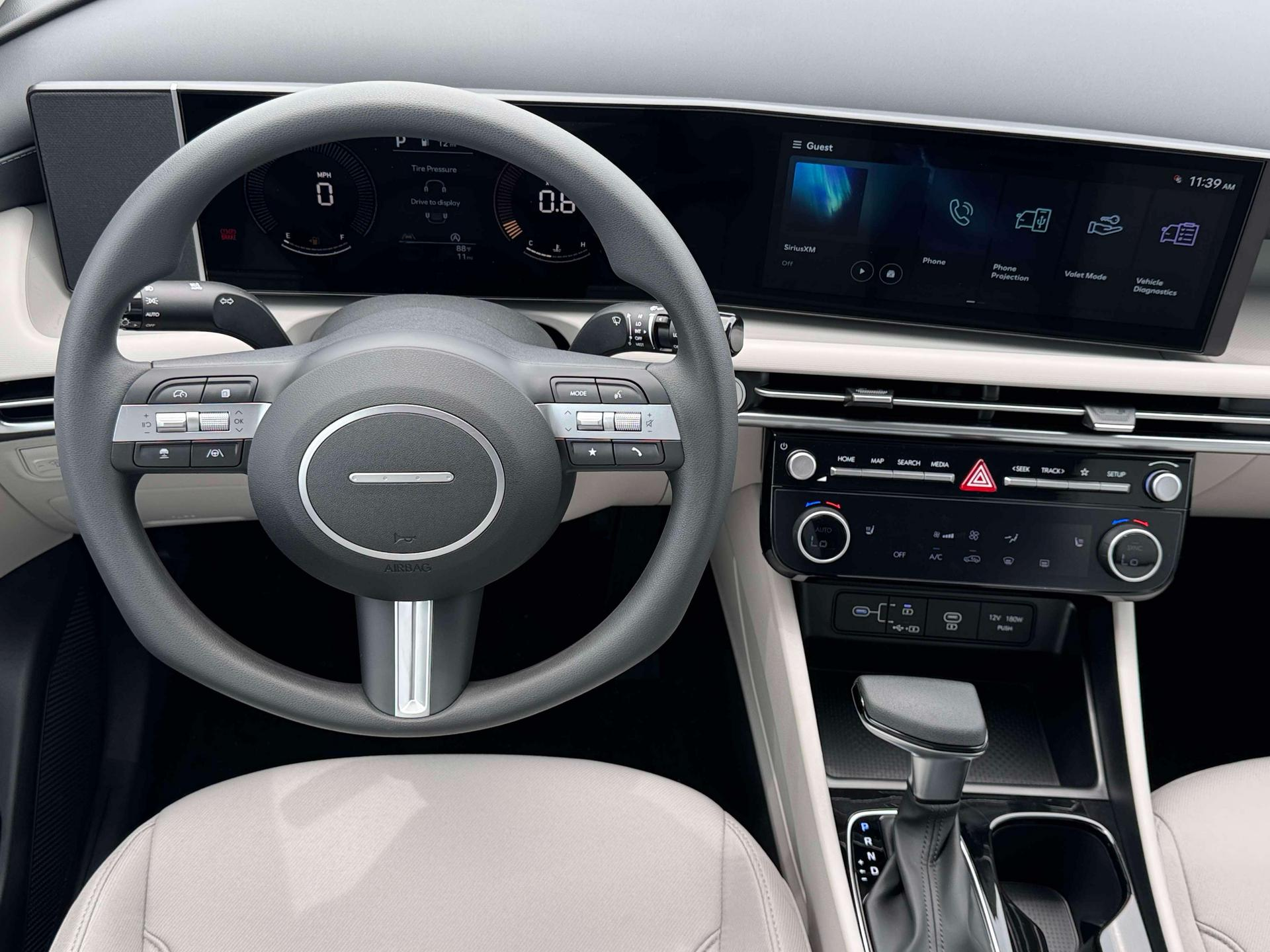 2026 Hyundai TUCSON SE FWD