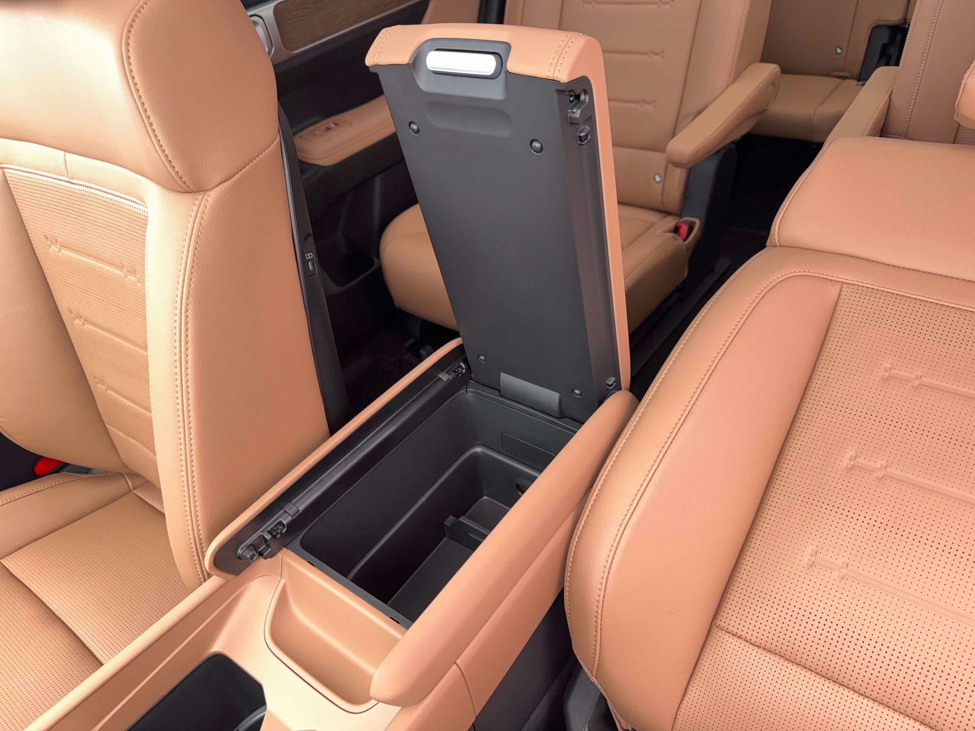 2027 Hyundai SANTA FE HYBRID Limited