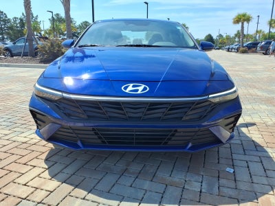 2025 Hyundai ELANTRA SE