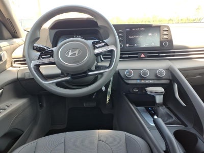 2025 Hyundai ELANTRA SE