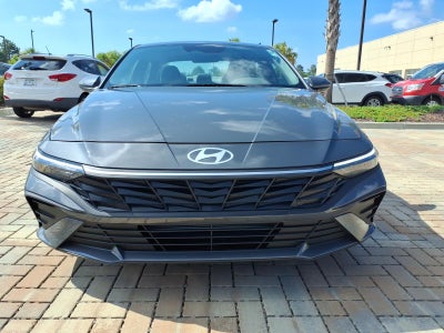 2025 Hyundai ELANTRA SE