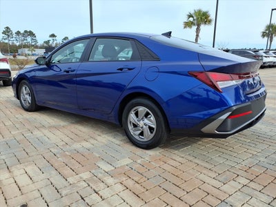 2025 Hyundai ELANTRA SE