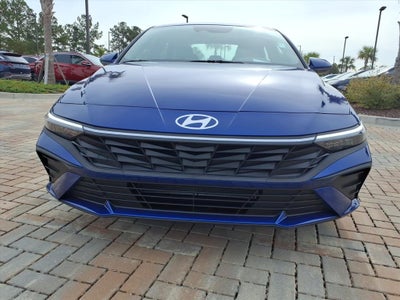 2025 Hyundai ELANTRA SE