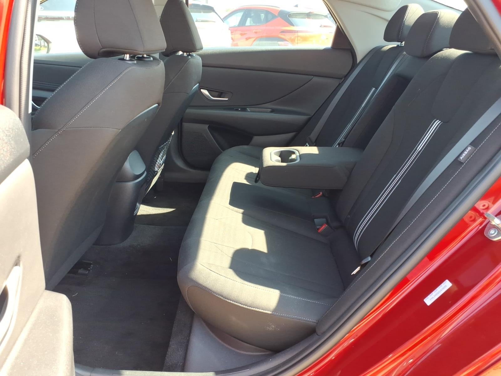 2025 Hyundai ELANTRA SEL Convenience