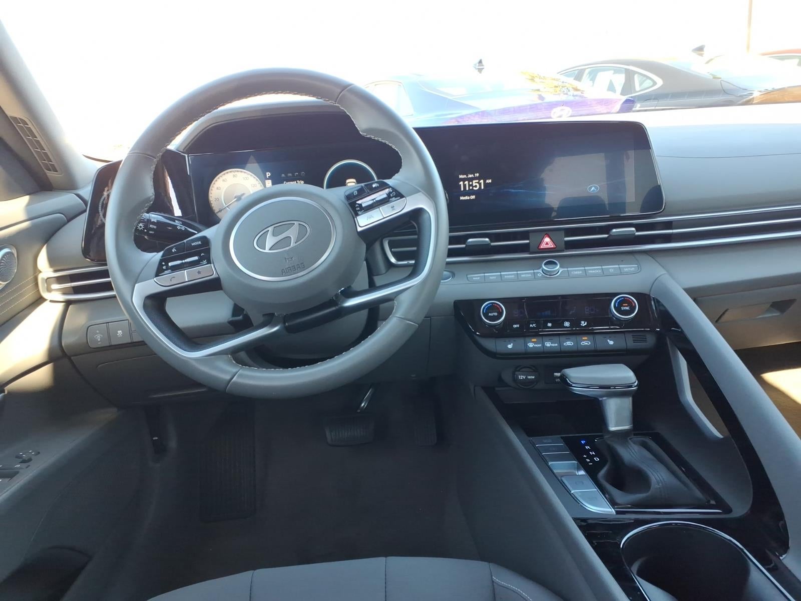 2025 Hyundai ELANTRA SEL Convenience