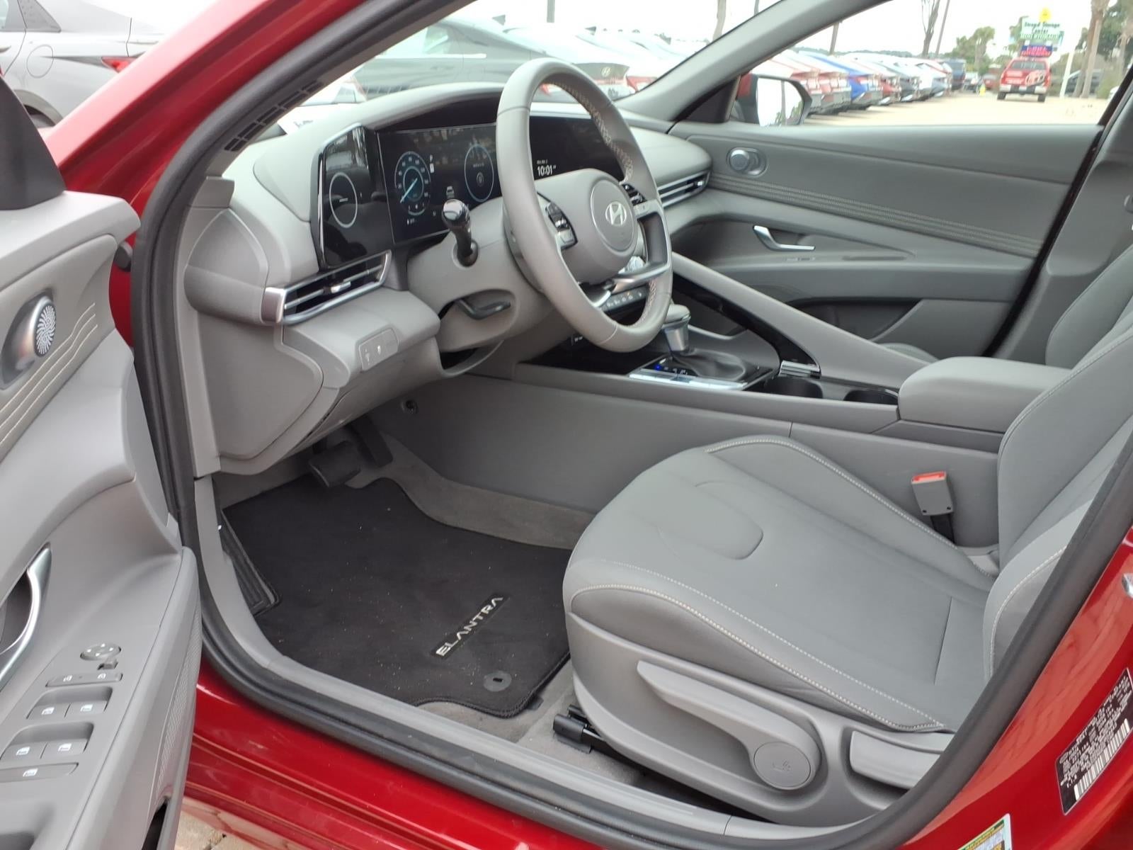 2025 Hyundai ELANTRA SEL Convenience