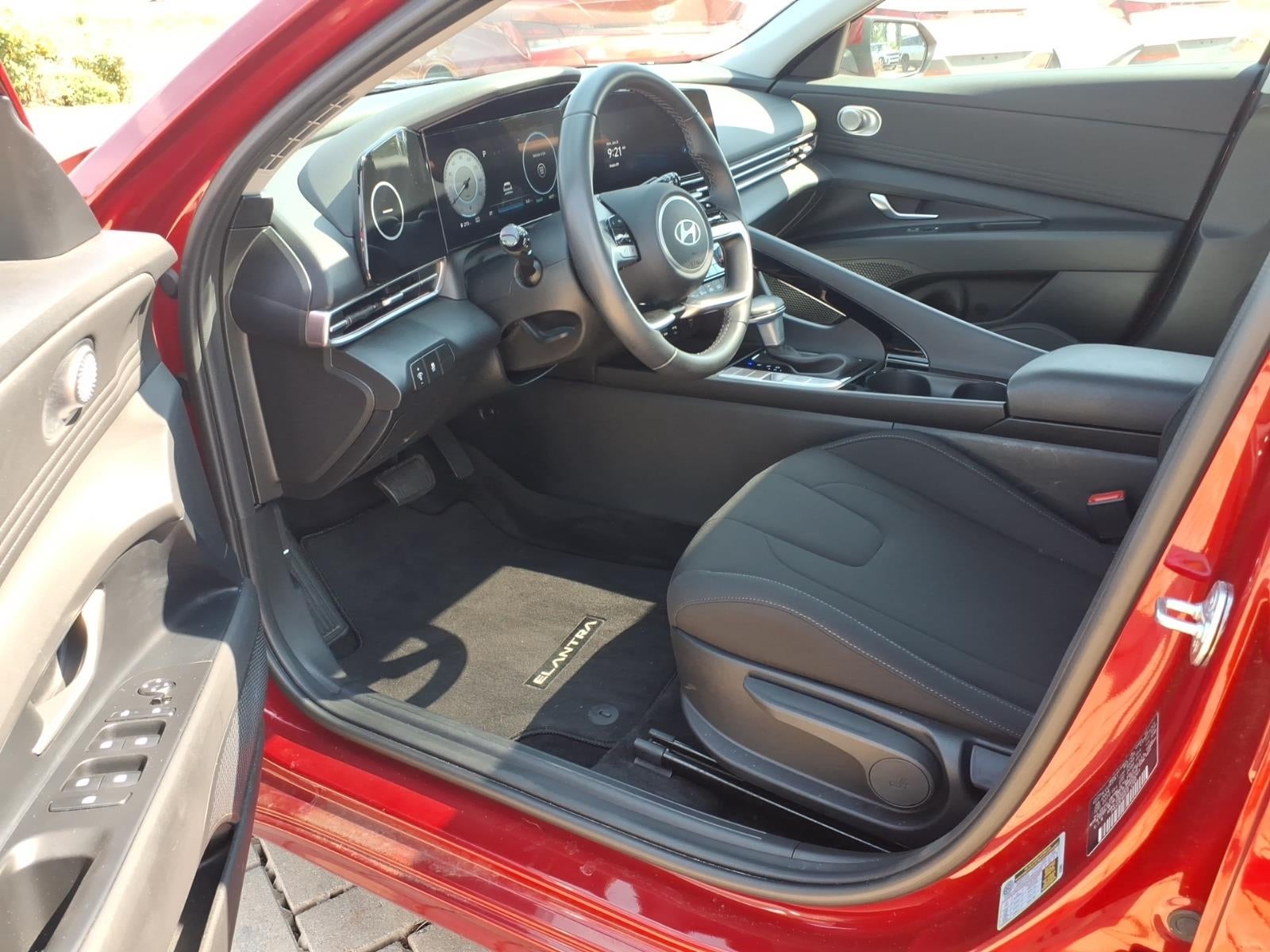 2025 Hyundai ELANTRA SEL Convenience
