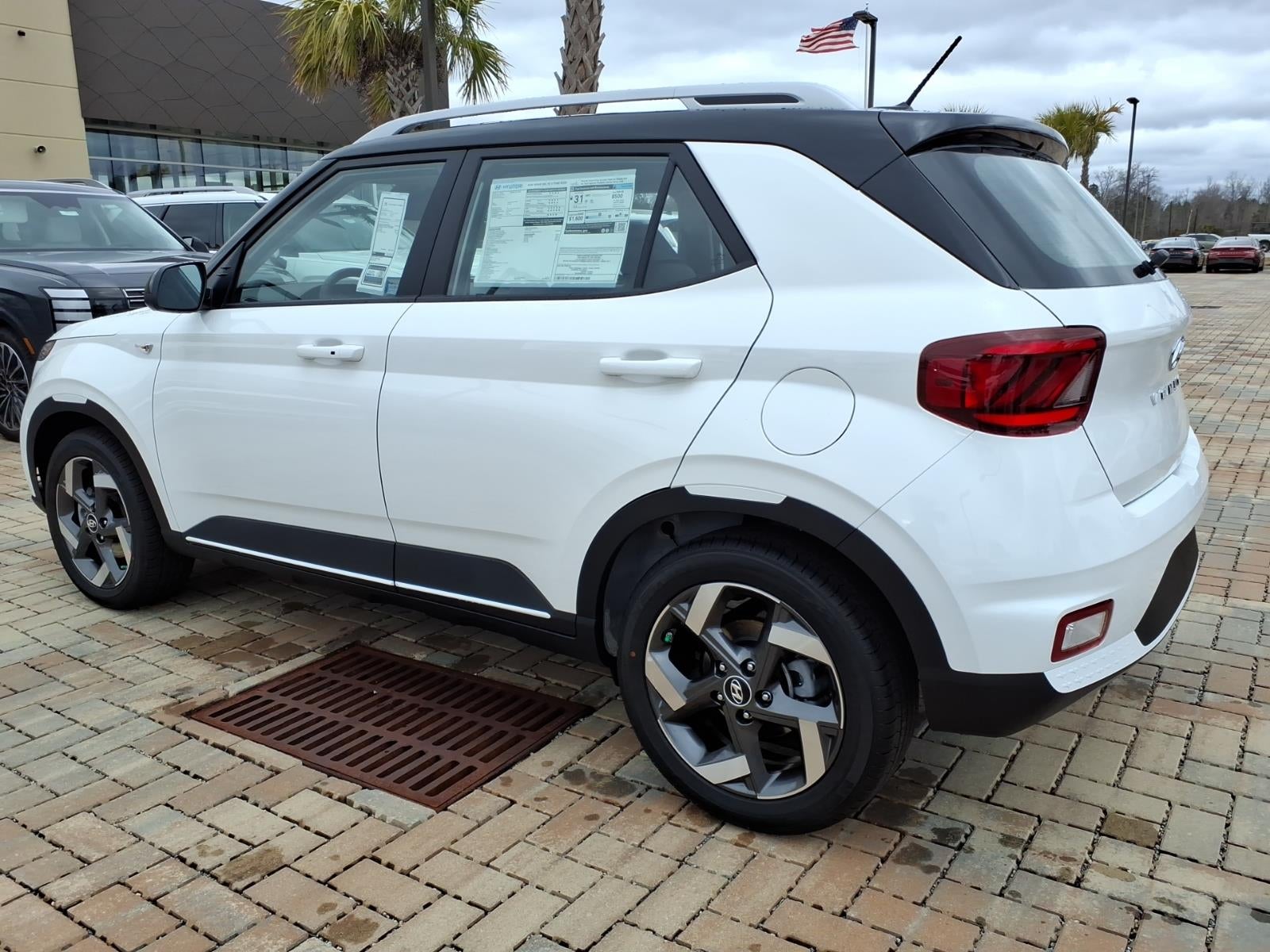 2026 Hyundai VENUE SEL W/Two-Tone Roof
