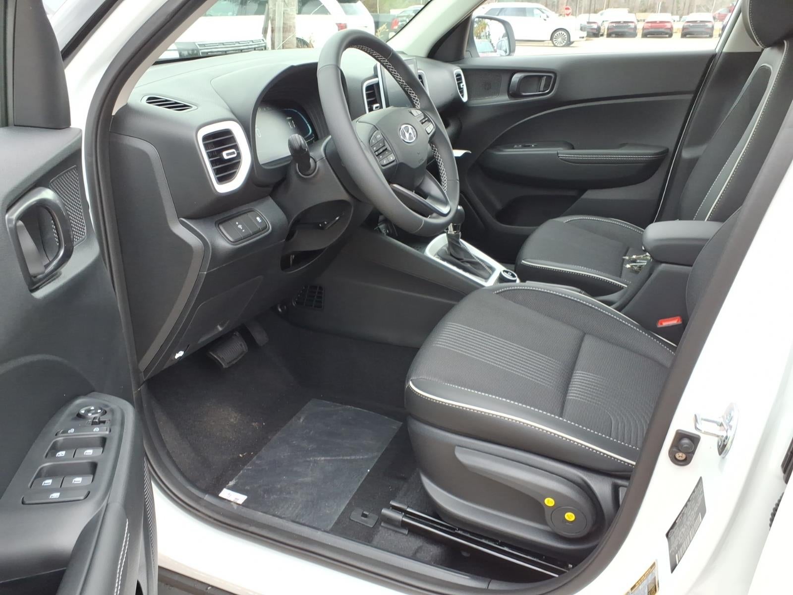 2026 Hyundai VENUE SEL W/Two-Tone Roof