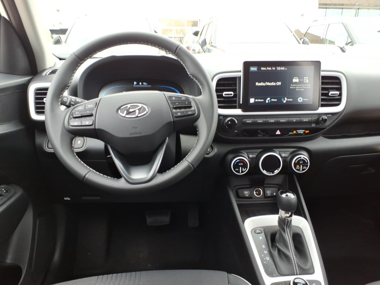 2026 Hyundai VENUE SEL W/Two-Tone Roof