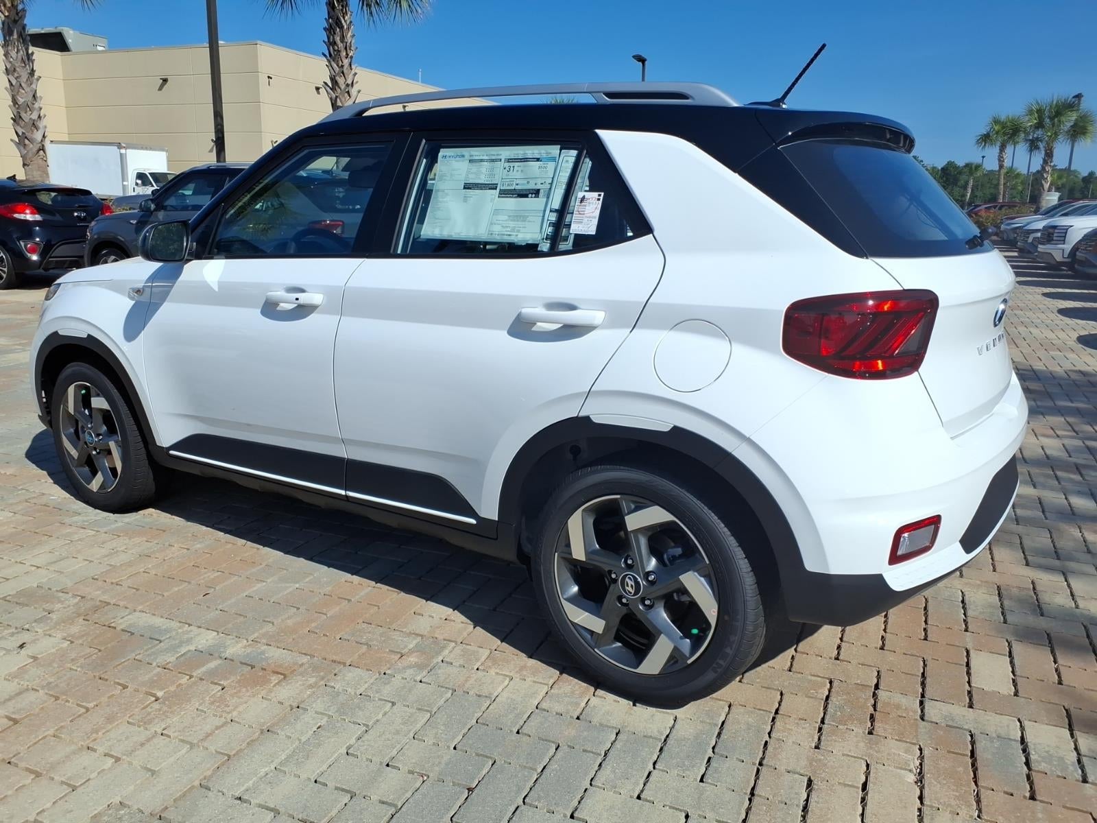 2026 Hyundai VENUE SEL W/Two-Tone Roof