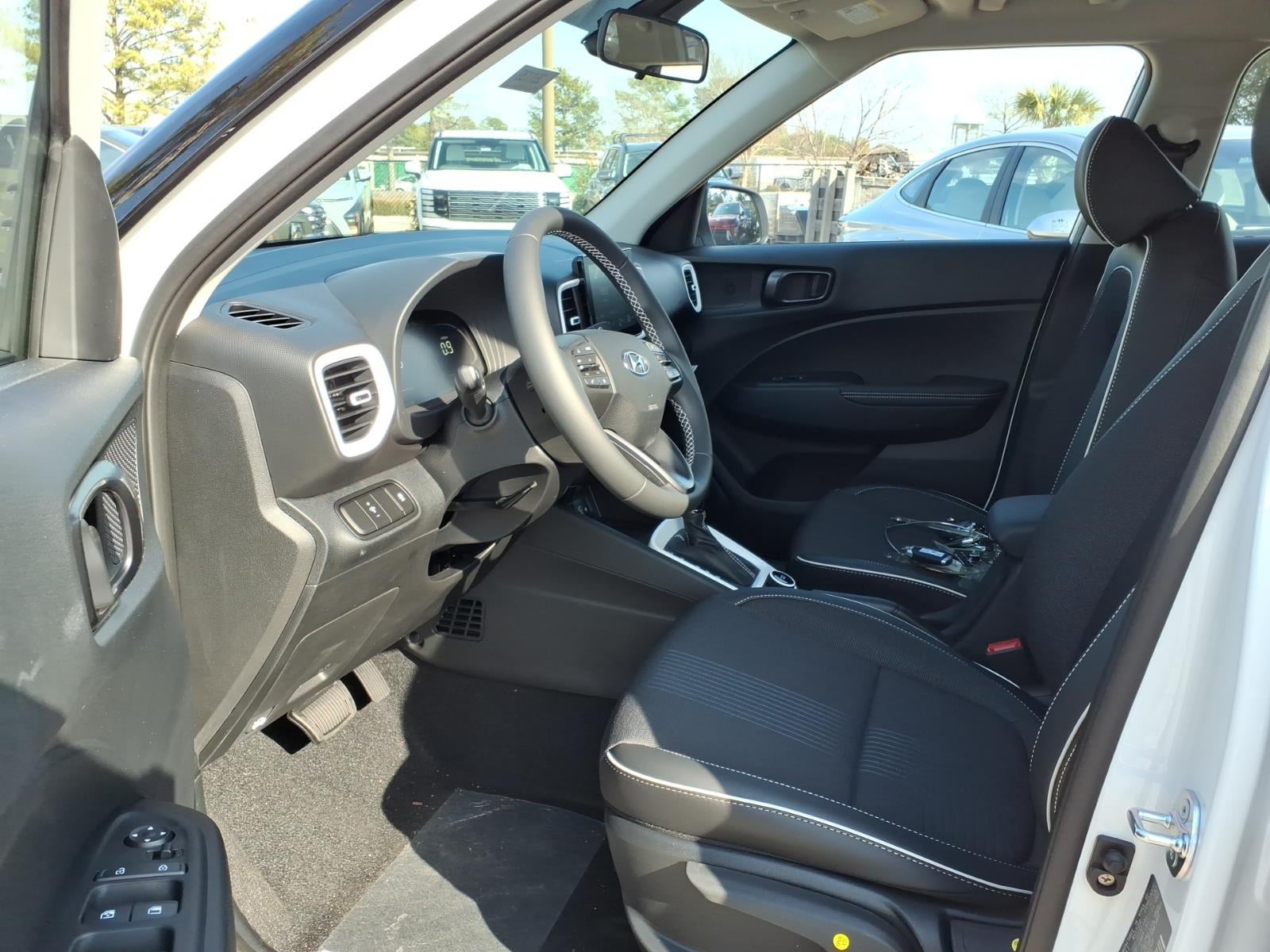 2026 Hyundai VENUE SEL W/Two-Tone Roof