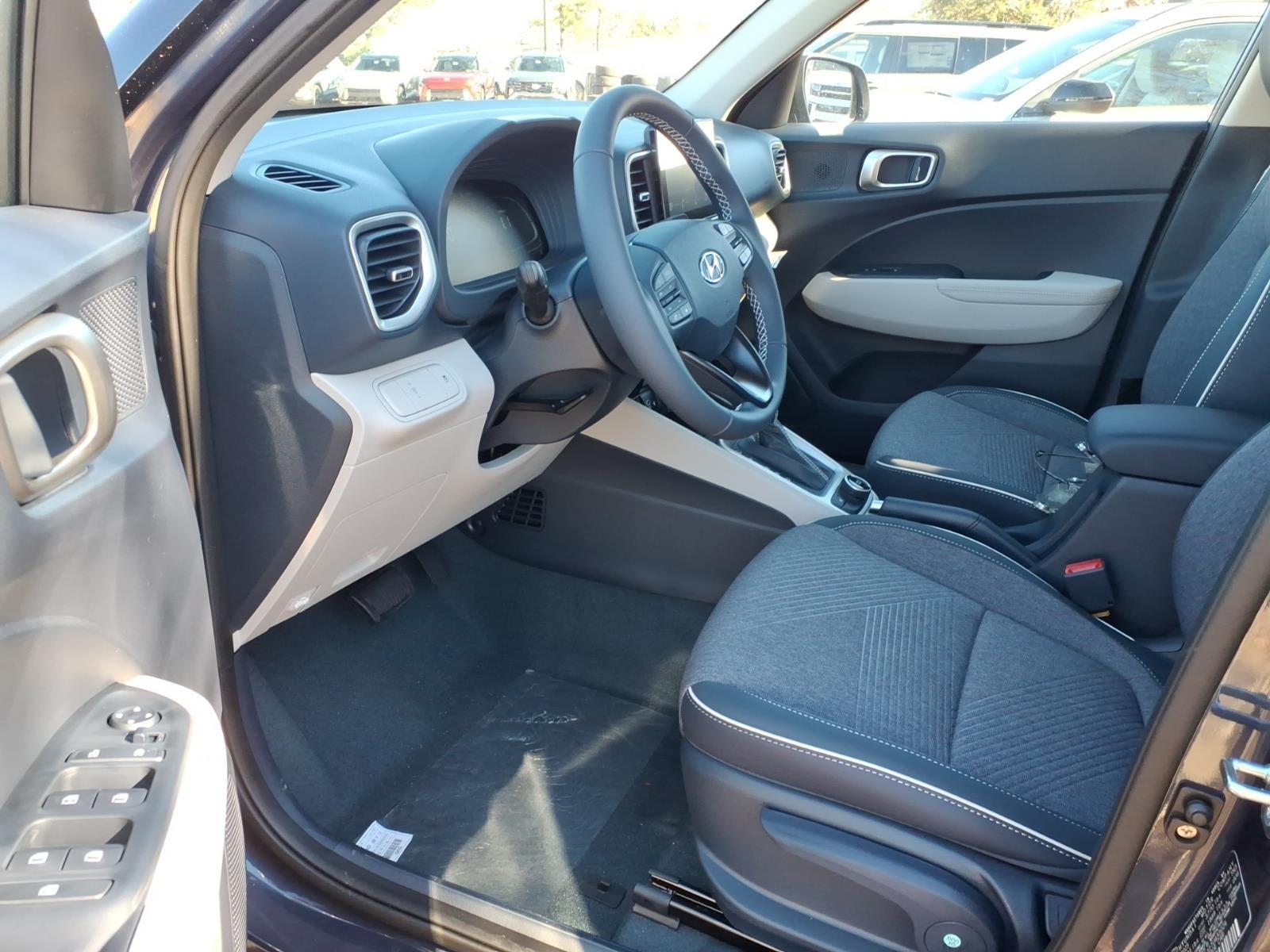 2026 Hyundai VENUE SEL W/Two-Tone Roof