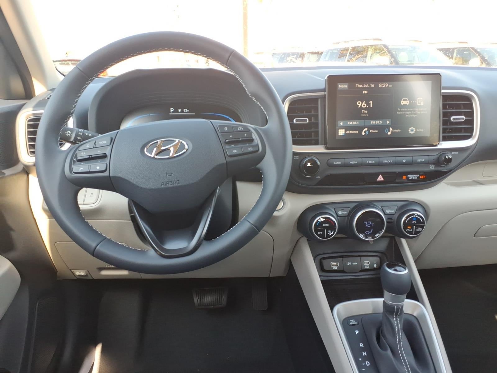 2026 Hyundai VENUE SEL W/Two-Tone Roof