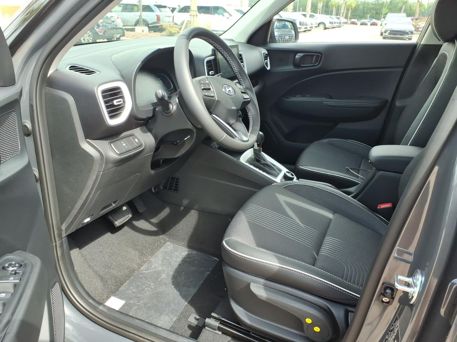 2026 Hyundai VENUE SEL W/Two-Tone Roof