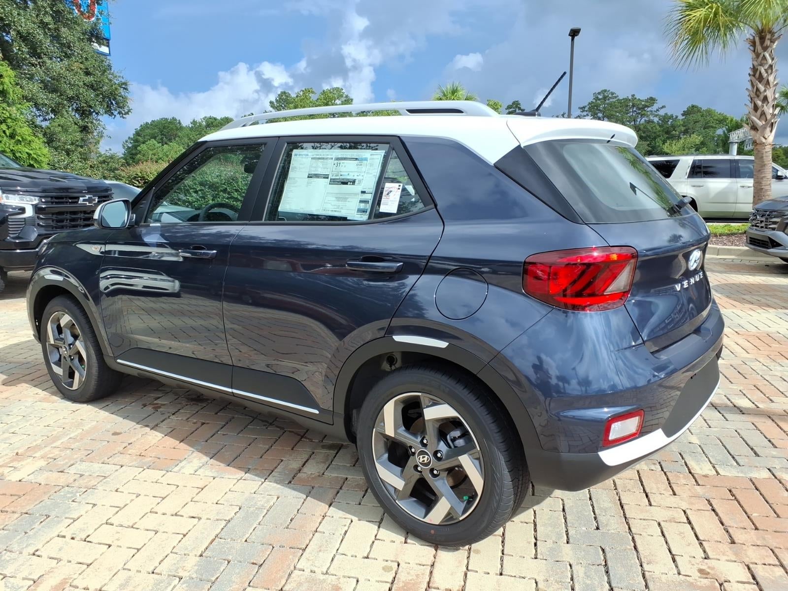 2026 Hyundai VENUE SEL W/Two-Tone Roof