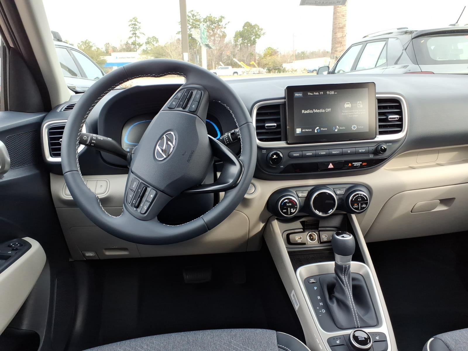 2026 Hyundai VENUE SEL W/Two-Tone Roof